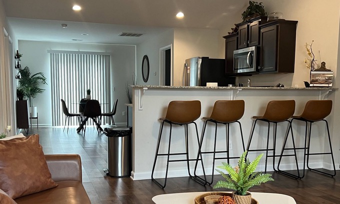 State Park House | 8 miles to Downtown Columbia 4 miles to Fort Jackson 11 miles to WB Stadium