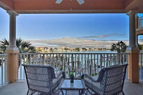 Clearwater Beach House | 8 Min Walk To Beach, Pool, Hot Tub, Bay View