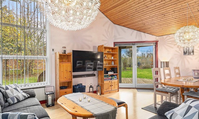 Oster Hurup House | 8 person holiday home in Hadsund