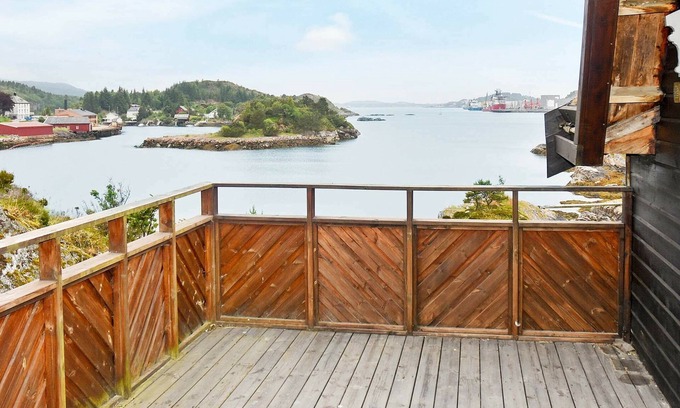 Reinsvik House | 8 person holiday home in FREI