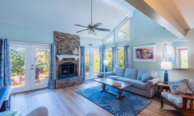 Lawton Woods House | 81 Lawton - Bike to the Beach! 3 Bedroom Sea Pines Home