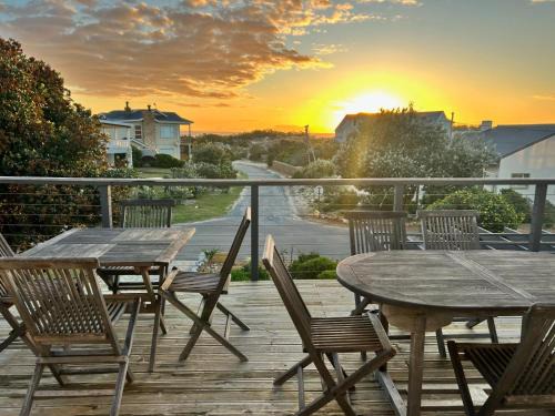 Pringle Bay Villa | 82 Steps to the Beach