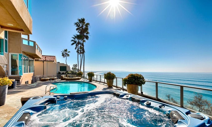 La Jolla House | 9,100 sq ft celebrity oceanfront estate w/rooftop pickleball tennis & pool