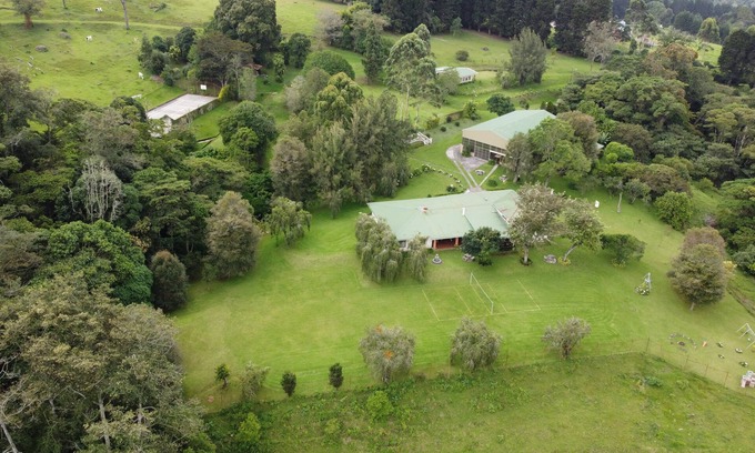 Roble House | 9-bedroom at the top of the mountains with WiFi/sport arenas/fireplace/hiking