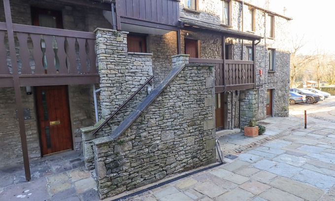 Kendal Apartment | 9 CAMDEN BUILDING, family friendly in Kendal