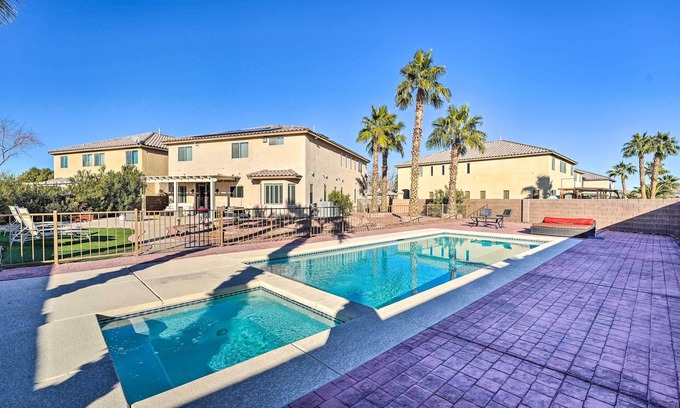 Sunrise Manor House | 9 Mi to Strip: Las Vegas Home w/Pool & Hot Tub!
