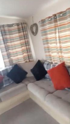 Clacton-on-Sea Hotel | 911 Caravan