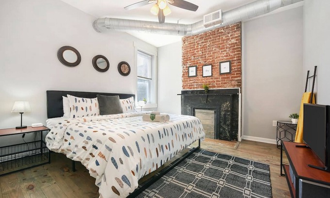 East Allegheny Apartment | 918 James St. #2 · Pro Cleaning