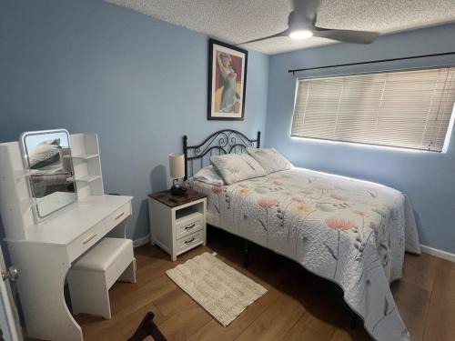 South Gate Apartment | 9621 San Juan - South Gate CA - Quick Drive to Hollywood & Beaches