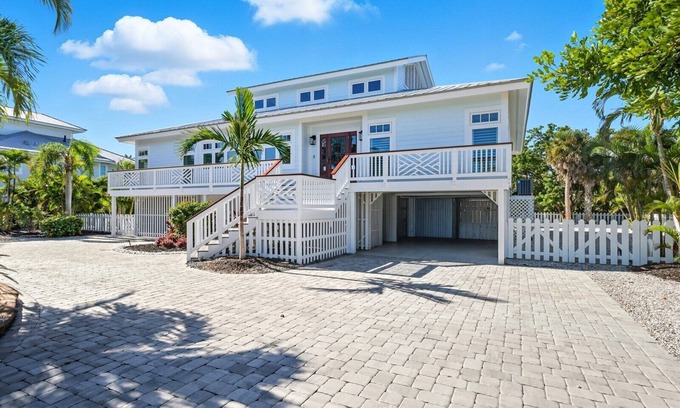 Boca Grande House | 9871 Gasparilla - 4 bedroom - Dog Friendly, Pool Home!