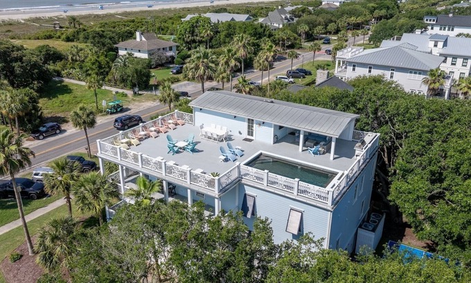 Isle of Palms House | 9BR Ocean View, Rooftop Pool, Elevator, Pickleball, Putting Green, Basketball