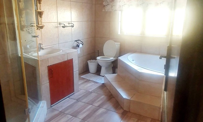 Nelspruit House | A beautiful Townhouse in a secure complex. A home away from home.