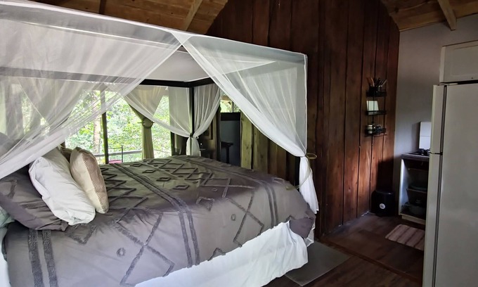 Paramo Cabin | A cabin by the river, perfect for disconnecting from reality and resting.