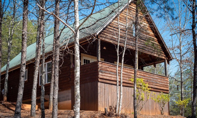 Mill Spring Cabin | A cabin in a private place yet close to activities