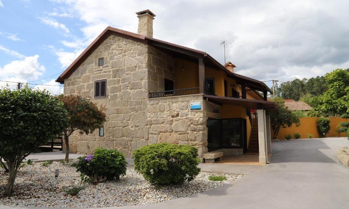 Ponteareas House | A Casa do Fona