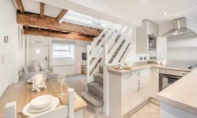 Barnoldswick Cottage | A charming one bedroom cottage oozing character and charm with a hot tub