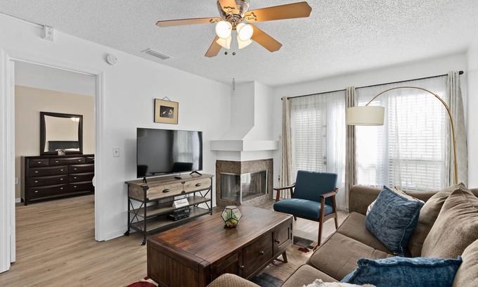 Orlando Condo | A Charming Orlando Condo near UCF & Spacious Outdoor Space
