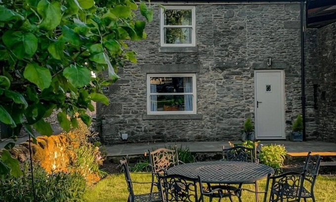 Tow Law Cottage | A cosy rural retreat in a picturesque village