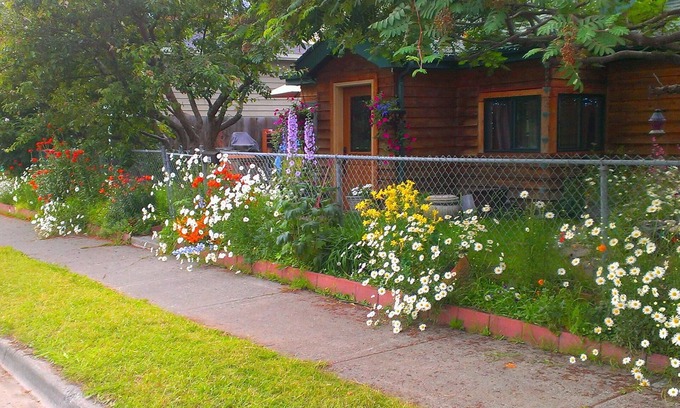South Addition Cottage | A Cozy Cottage In South Addition, Right Next To Downtown Anchorage
