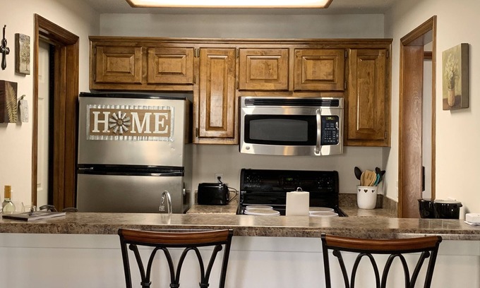 Shawnee Condo | A Cozy Getaway In A Great Location! Everything You Need For A Relaxing Stay.