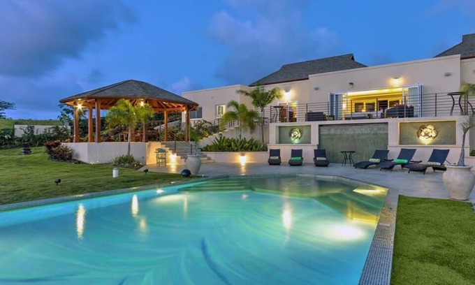 Lancaster Villa | A Distinctive Split Level Home