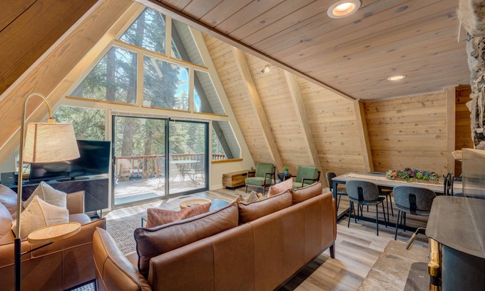 Ridgewood House | A-frame home w/large deck, game room, wood fireplace & near the lake - dogs ok