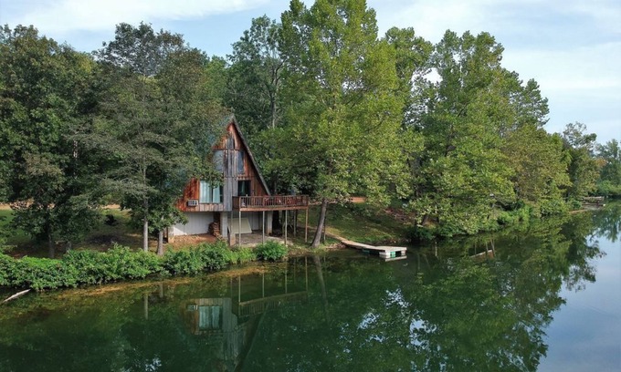 Hardy Cabin | A-frame Lakefront Cabin near Spring River