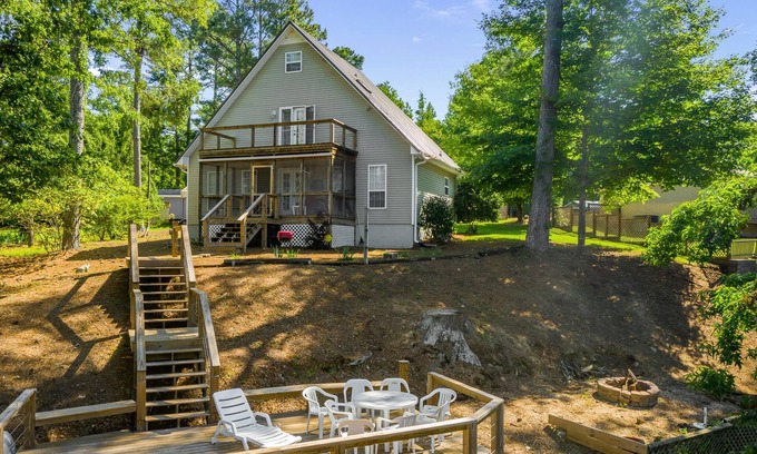 Trimble House | A Frame of Mind: 3 BR, 2 BA House in Cullman, Sleeps 10