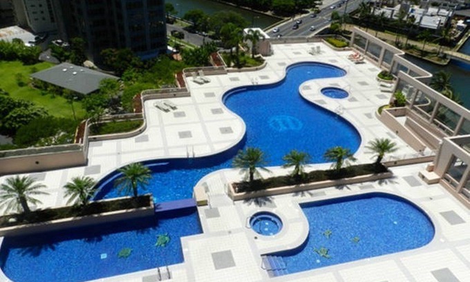 McCully - Moiliili Condo | A Gallery of Views and Art at the Waikiki Landmark