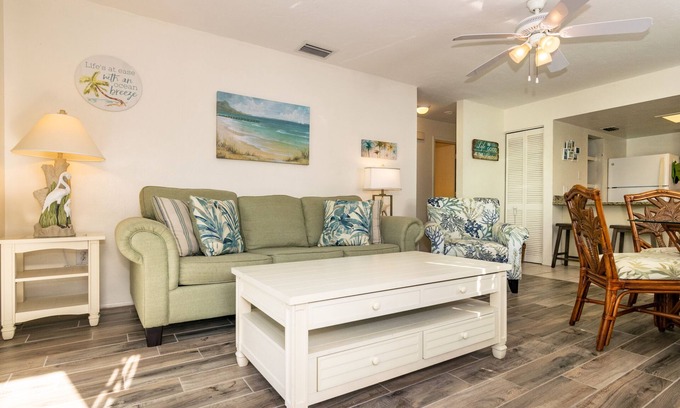 Ilexhurst House | A Getaway Retreat A 2/2 Pet Friendly