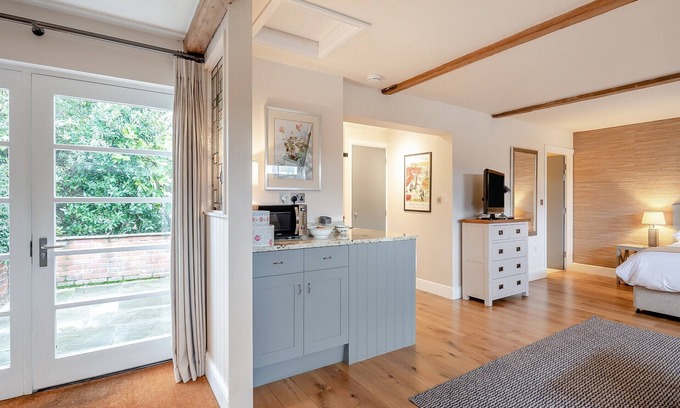 Chelmondiston Cottage | A gorgeous, countryside barn conversion with the added bonus of a restaurant within the grounds.