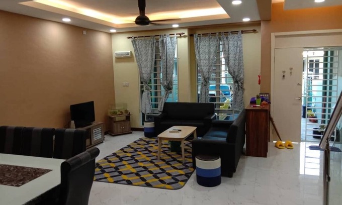 Semporna House | - A House that fit with group travel or family and strategy place.