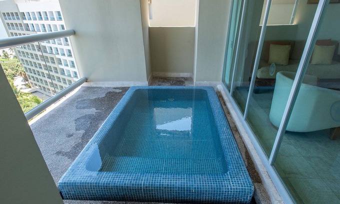 Centro Resort | A Little Bit of Paradise