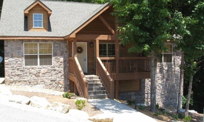 Branson West Cabin | A Luxury Cabin in a Gated Golf Community