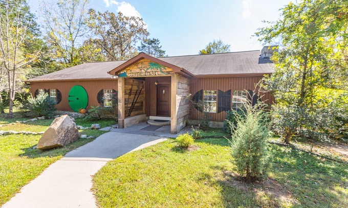 Chickamauga House | A Middle Earth Inspired Stay