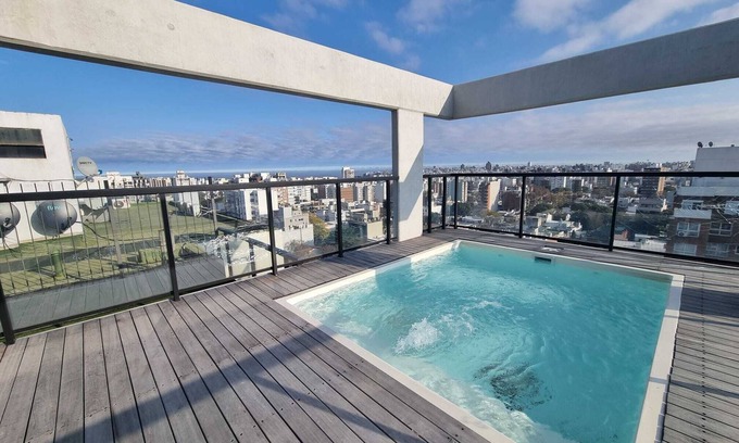 Pocitos Apartment | A modern loft with a smart key system, located close to a Mall and beaches.