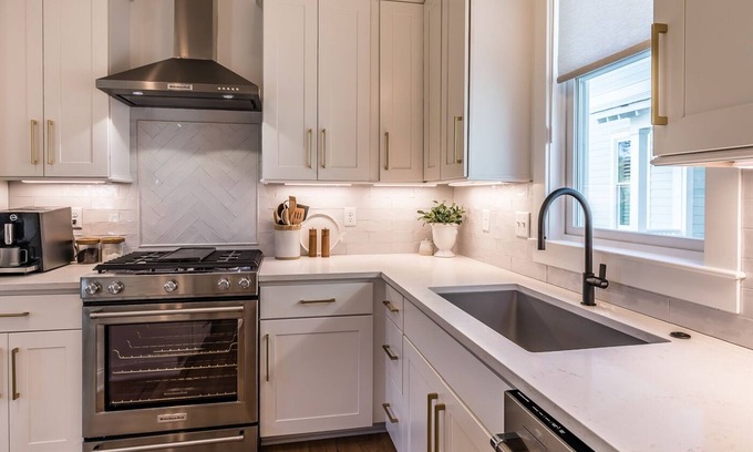 Habersham House | A Modern & Tranquil Abode - New Listing in Habersham