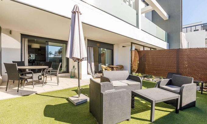 Caleta de Velez Apartment | A&N Alexia situado junto a la playa y al campo de Golf