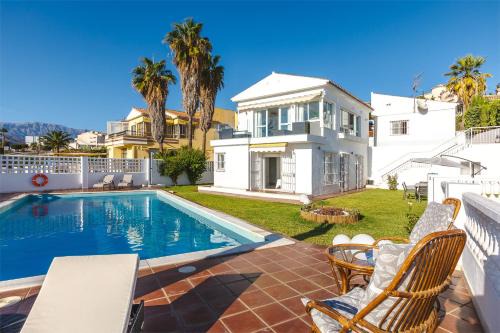 Caleta de Velez House | A&N Rivera Casa Blanca