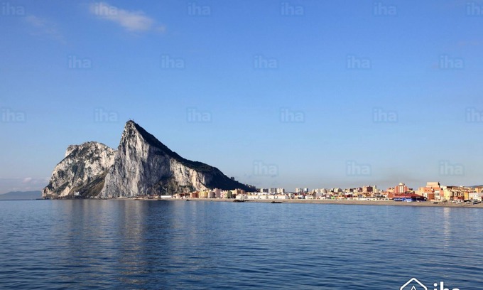 Castillo de Sabinillas Condo | A place by the Sea "BREAKFAST INCLUDED"