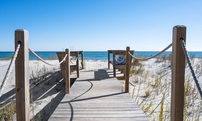 Pawleys Island Apartment | A place of pure joy, a place of family and comfort. A laughing place for everyone.