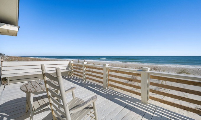 Georgetown County Apartment | A place of pure joy, a place of family and comfort. A laughing place for everyone.