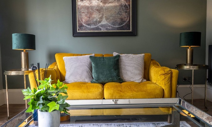 Bootham Apartment | A premium stay that sleeps 2 guests in 1 bedroom