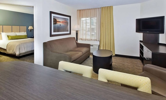 Ashley Oaks Hotel | A quick drive from McGhee Tyson Airport! Private Full Kitchen! Pets Allowed!