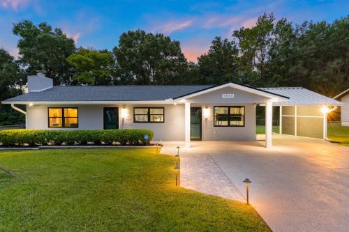 Belleview House | A Ray of Turquoise