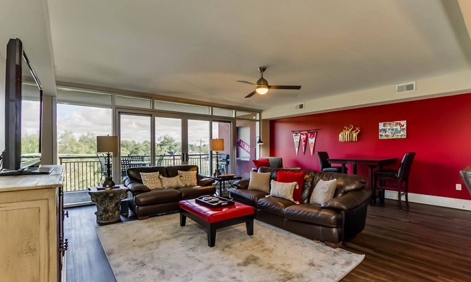 Tuscaloosa Condo | A ROLL-TIDE RENTAL 2 blocks from SABAN FIELD at BRYANT DENNY Stadium!