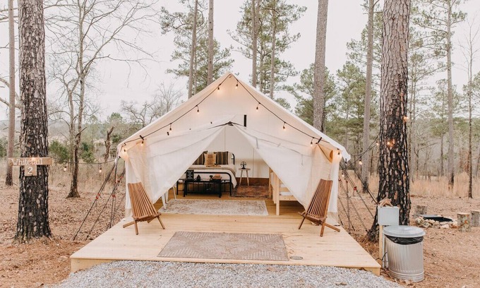 Silver Creek RV Rental | A secluded haven on 5,000 acres in NW Georgia, just 45 minutes from Atlanta and Chattanooga, and a quick 10-minute drive to downtown Rome. Explore private trails along the Etowah river, bask in wildlife, and gaze at mesmerizing stars. Your perfect es