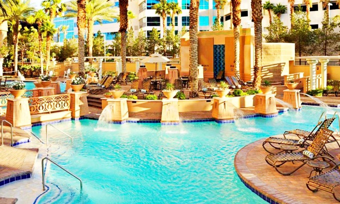 Las Vegas Strip Condo | A Sin City Getaway in a Luxurious Condo Resort
