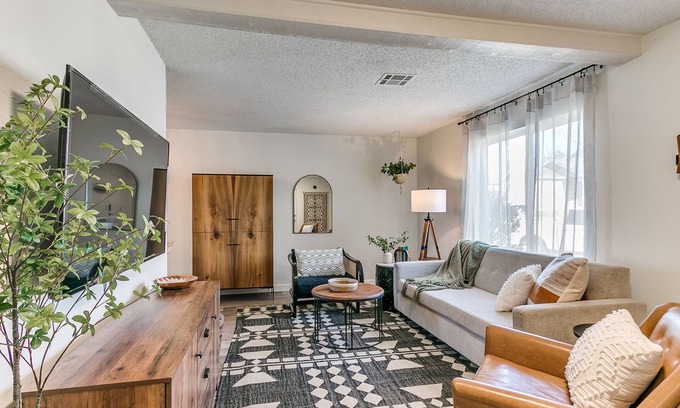 Edmond House | A Slice of Heaven in East Edmond