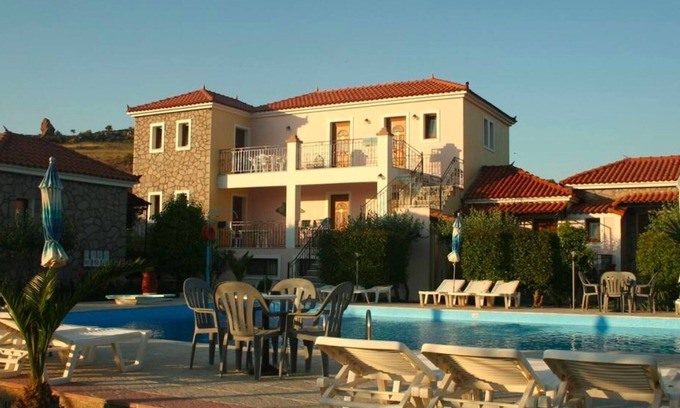 Anaxos Apartment | A spacious and bright studio with balcony no1111